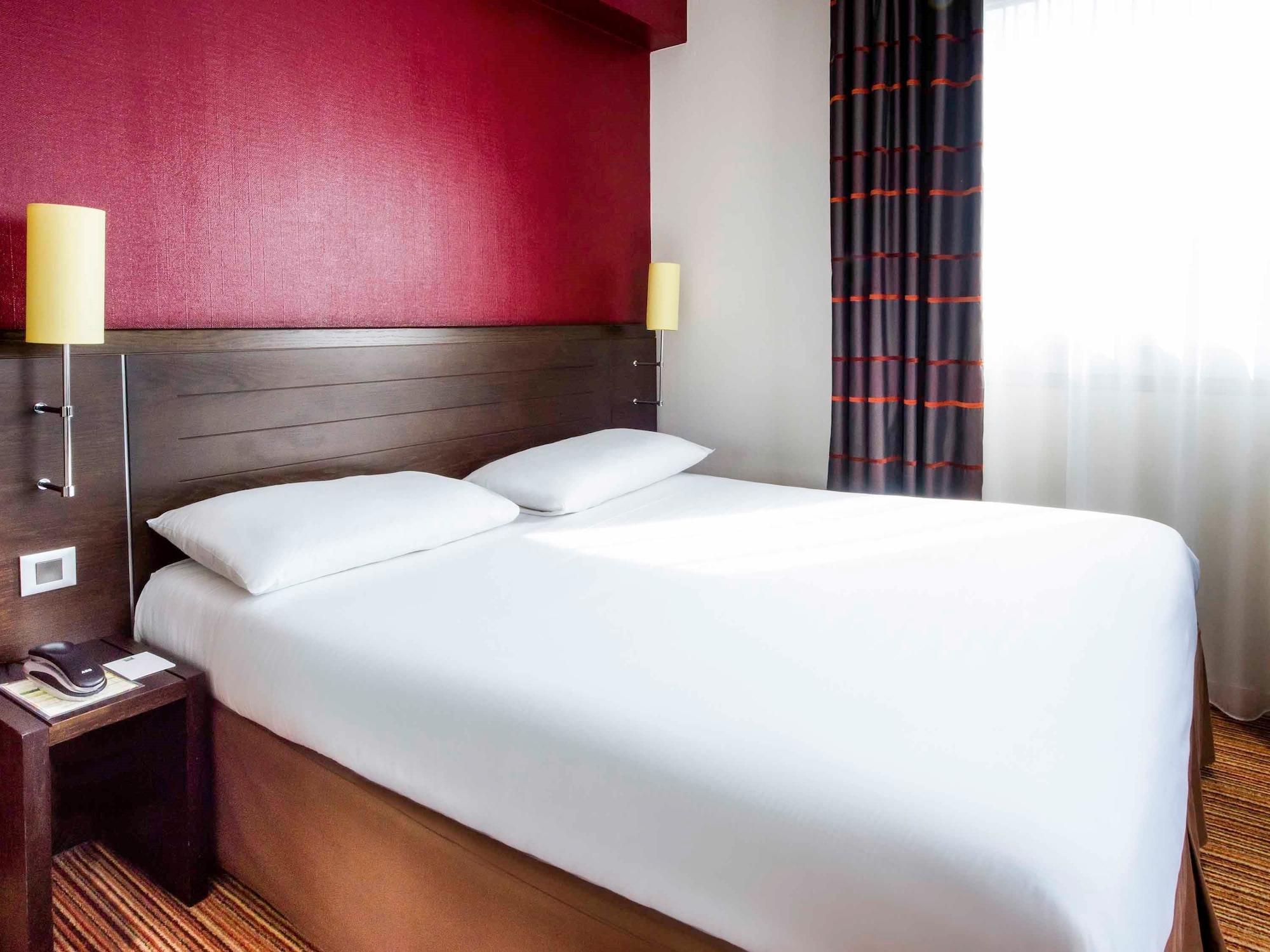 Ibis Styles Nantes Centre Place Royale Экстерьер фото
