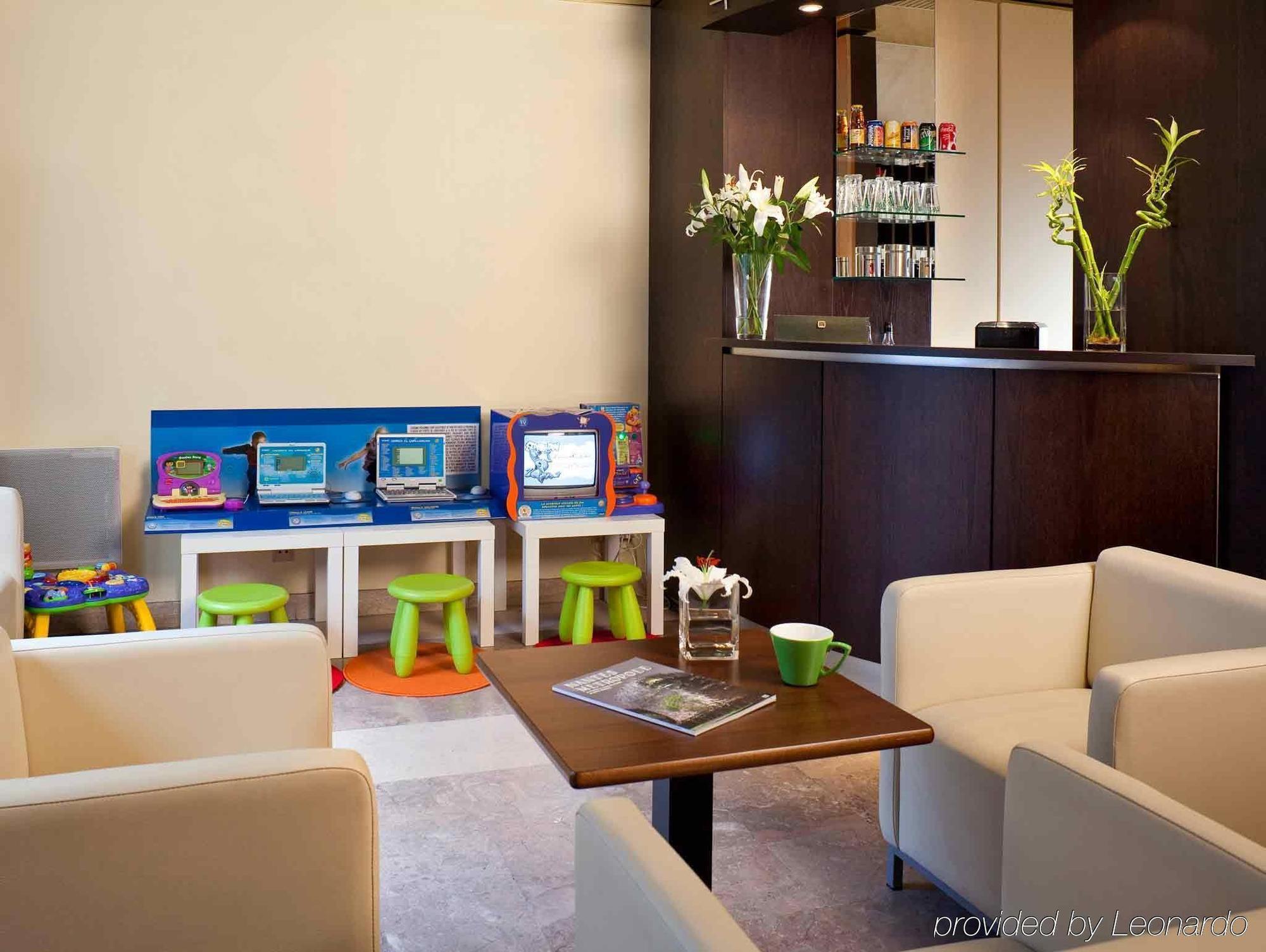 Ibis Styles Nantes Centre Place Royale Экстерьер фото
